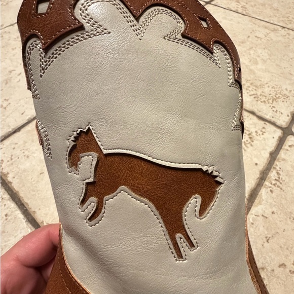 Vintage inspired Vegan Western Cowgirl Boots Brown & Cream - Retro Rodeo Style - Picture 12 of 13